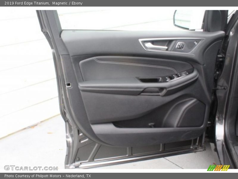 Magnetic / Ebony 2019 Ford Edge Titanium