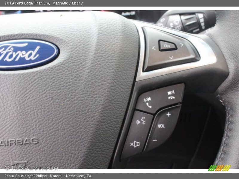 Magnetic / Ebony 2019 Ford Edge Titanium