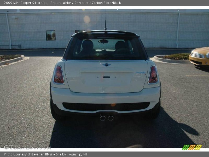 Pepper White / Checkered Carbon Black/Black 2009 Mini Cooper S Hardtop