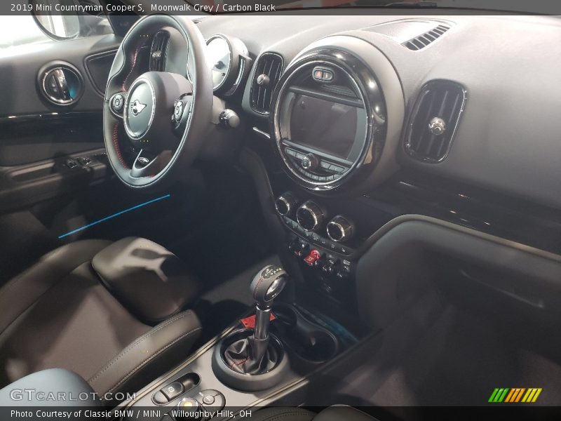 Moonwalk Grey / Carbon Black 2019 Mini Countryman Cooper S