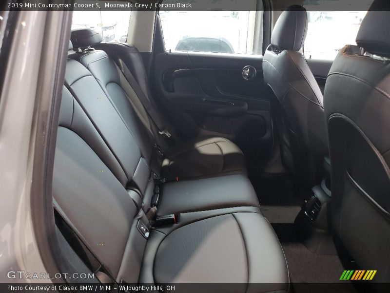 Moonwalk Grey / Carbon Black 2019 Mini Countryman Cooper S