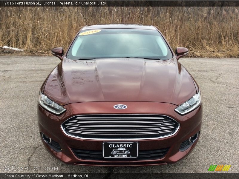 Bronze Fire Metallic / Charcoal Black 2016 Ford Fusion SE