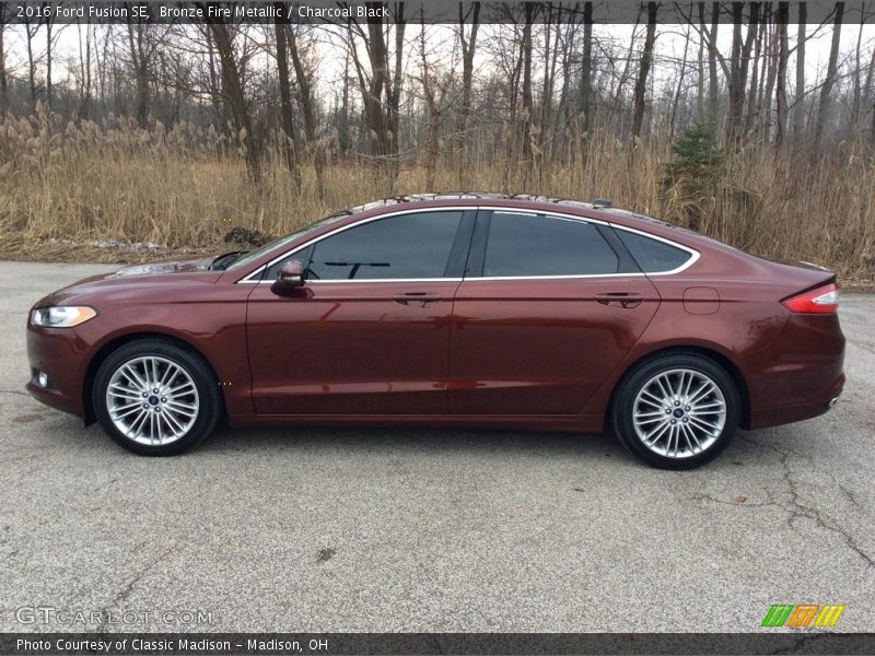 Bronze Fire Metallic / Charcoal Black 2016 Ford Fusion SE