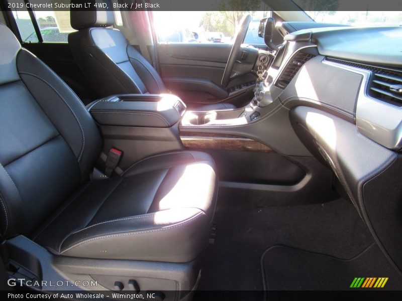 Black / Jet Black 2019 Chevrolet Suburban LT 4WD