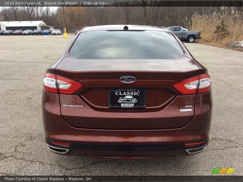 Bronze Fire Metallic / Charcoal Black 2016 Ford Fusion SE