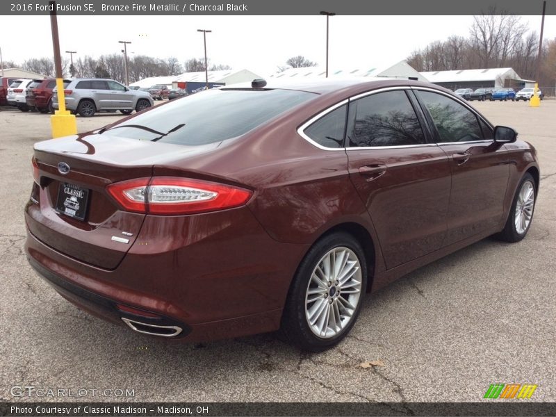 Bronze Fire Metallic / Charcoal Black 2016 Ford Fusion SE