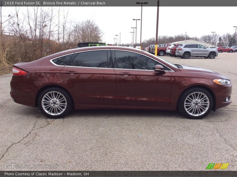 Bronze Fire Metallic / Charcoal Black 2016 Ford Fusion SE
