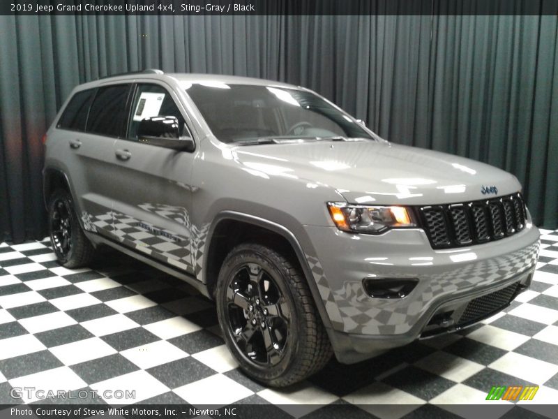 Sting-Gray / Black 2019 Jeep Grand Cherokee Upland 4x4