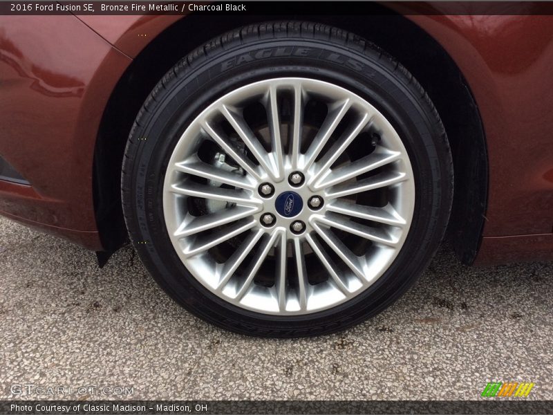 Bronze Fire Metallic / Charcoal Black 2016 Ford Fusion SE