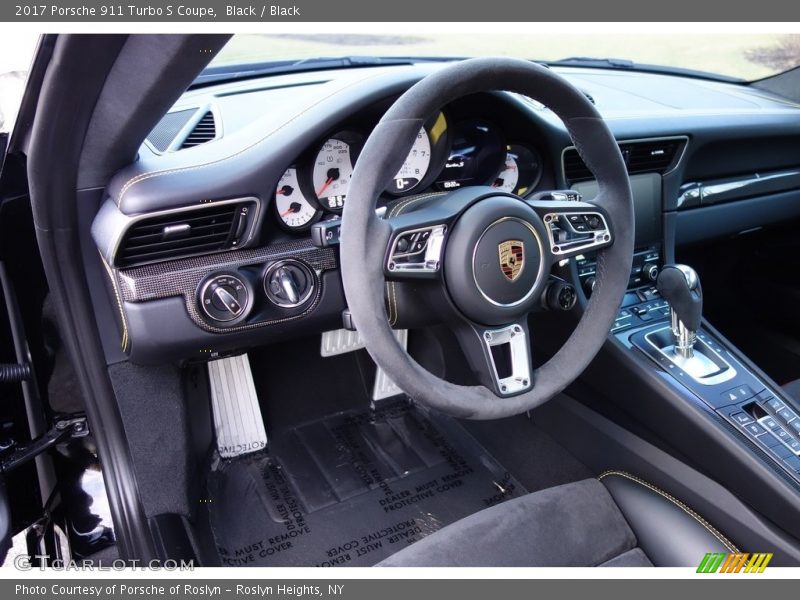 Dashboard of 2017 911 Turbo S Coupe