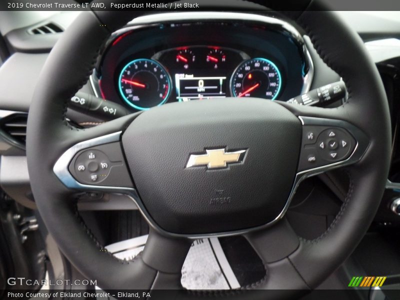 Pepperdust Metallic / Jet Black 2019 Chevrolet Traverse LT AWD