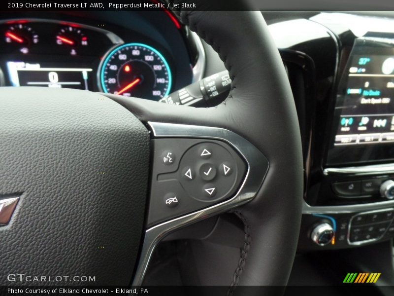 Pepperdust Metallic / Jet Black 2019 Chevrolet Traverse LT AWD