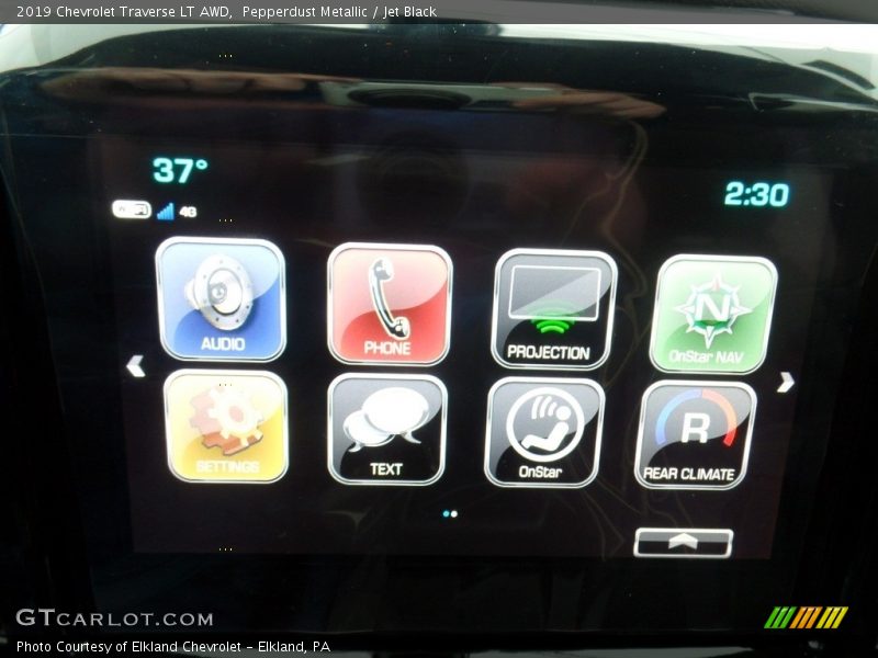 Pepperdust Metallic / Jet Black 2019 Chevrolet Traverse LT AWD