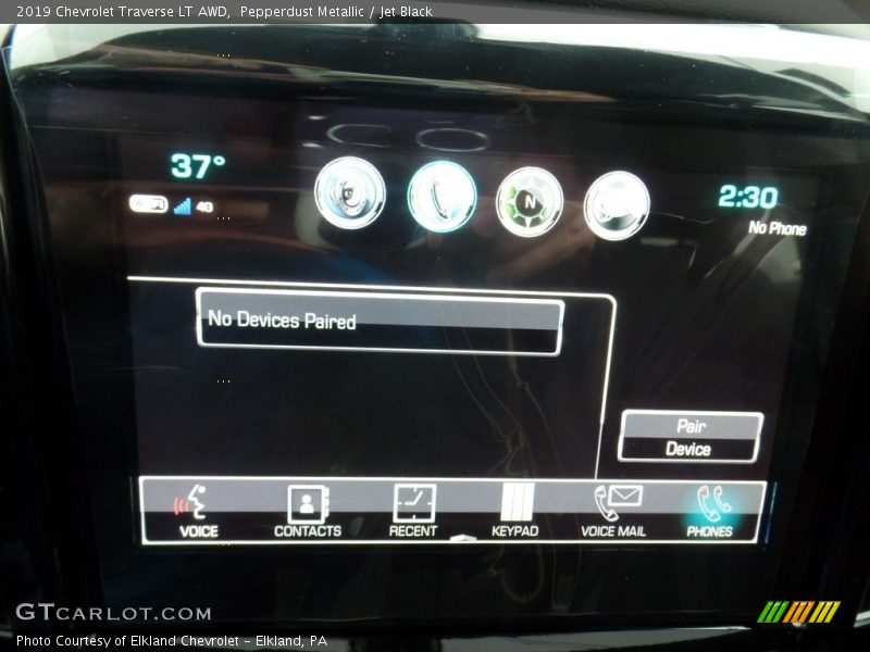 Pepperdust Metallic / Jet Black 2019 Chevrolet Traverse LT AWD