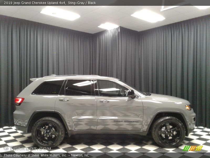 Sting-Gray / Black 2019 Jeep Grand Cherokee Upland 4x4
