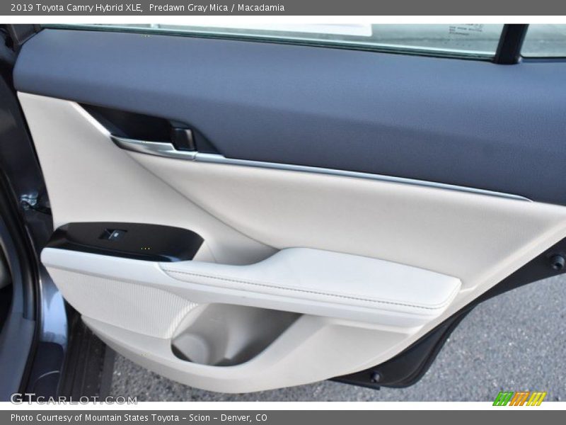Predawn Gray Mica / Macadamia 2019 Toyota Camry Hybrid XLE