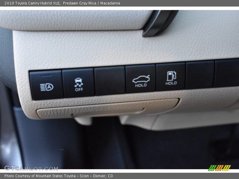Predawn Gray Mica / Macadamia 2019 Toyota Camry Hybrid XLE