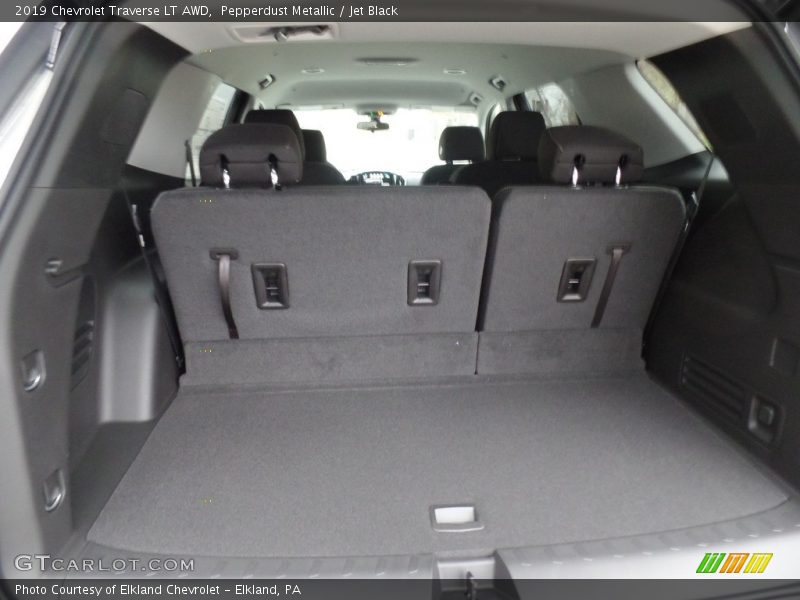 Pepperdust Metallic / Jet Black 2019 Chevrolet Traverse LT AWD