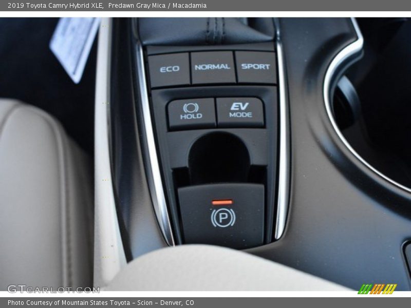 Controls of 2019 Camry Hybrid XLE
