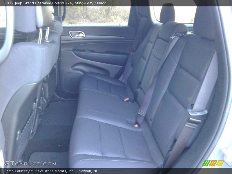 Sting-Gray / Black 2019 Jeep Grand Cherokee Upland 4x4