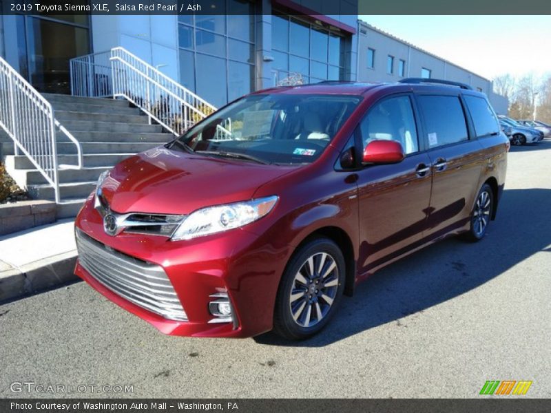 Salsa Red Pearl / Ash 2019 Toyota Sienna XLE