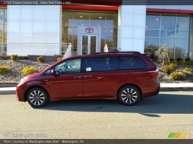 Salsa Red Pearl / Ash 2019 Toyota Sienna XLE