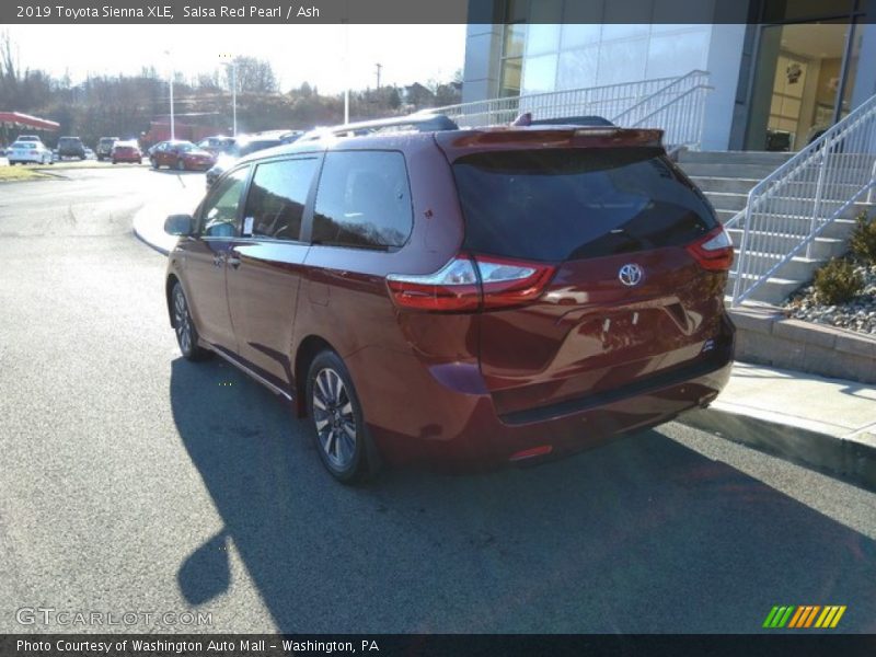 Salsa Red Pearl / Ash 2019 Toyota Sienna XLE