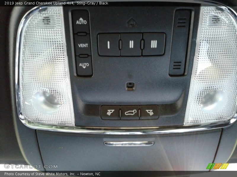 Sting-Gray / Black 2019 Jeep Grand Cherokee Upland 4x4