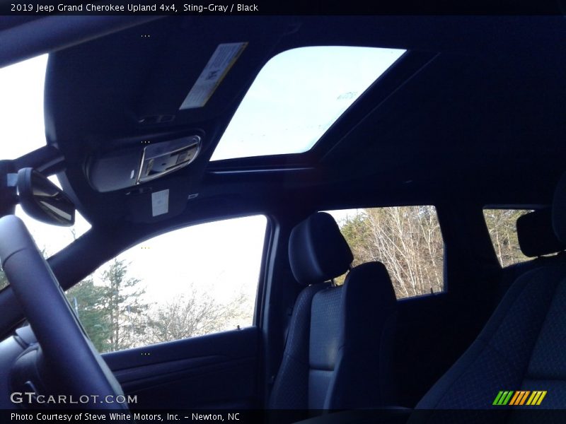 Sting-Gray / Black 2019 Jeep Grand Cherokee Upland 4x4