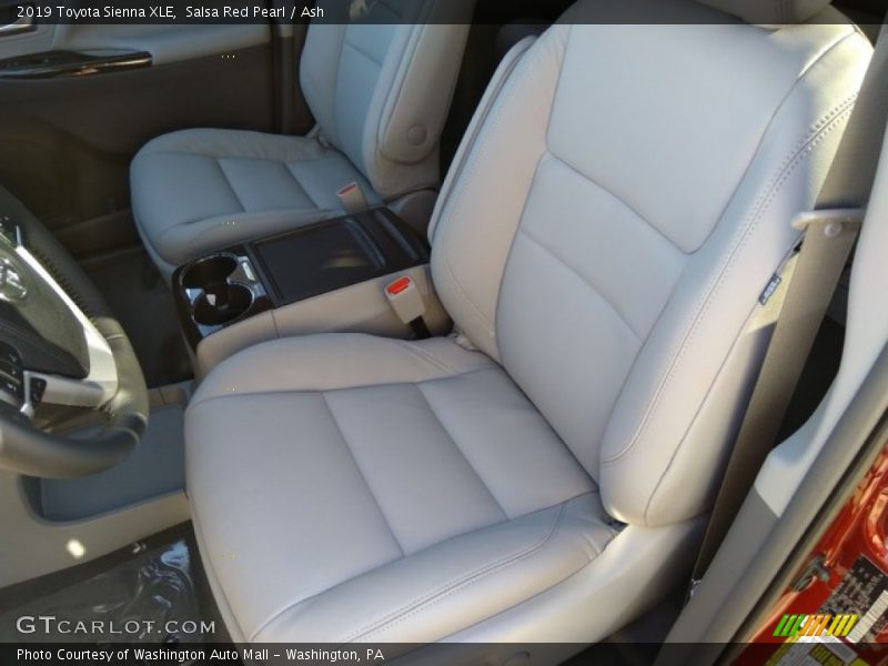 Salsa Red Pearl / Ash 2019 Toyota Sienna XLE