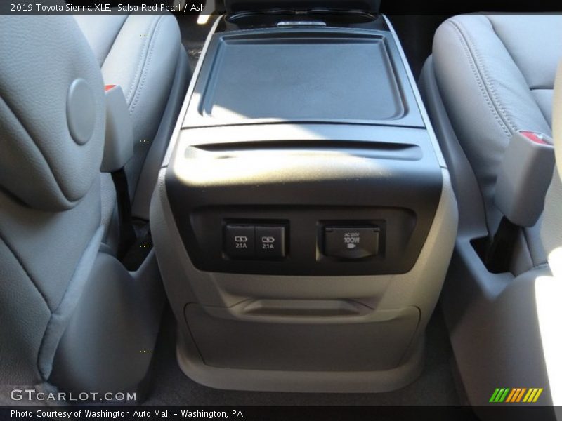 Salsa Red Pearl / Ash 2019 Toyota Sienna XLE