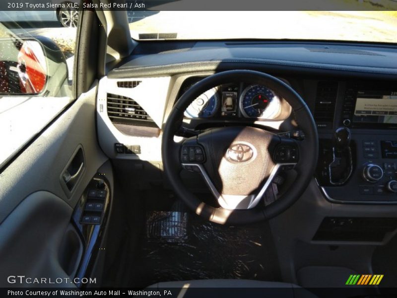 Salsa Red Pearl / Ash 2019 Toyota Sienna XLE