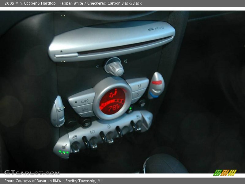 Pepper White / Checkered Carbon Black/Black 2009 Mini Cooper S Hardtop