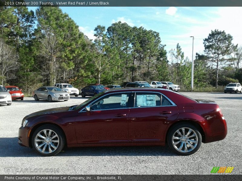 Velvet Red Pearl / Linen/Black 2019 Chrysler 300 Touring