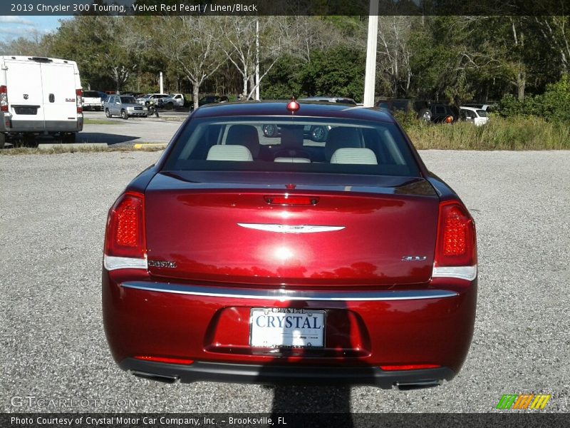 Velvet Red Pearl / Linen/Black 2019 Chrysler 300 Touring