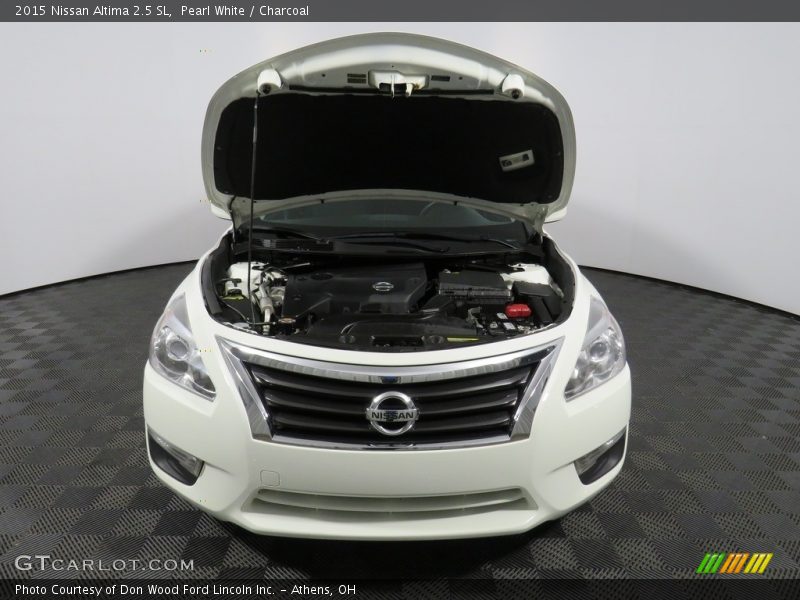 Pearl White / Charcoal 2015 Nissan Altima 2.5 SL