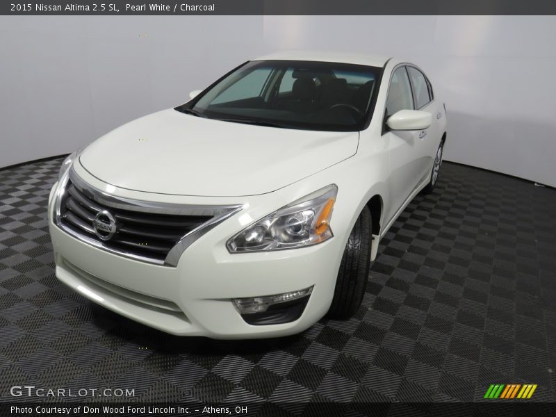 Pearl White / Charcoal 2015 Nissan Altima 2.5 SL