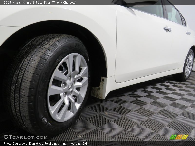 Pearl White / Charcoal 2015 Nissan Altima 2.5 SL
