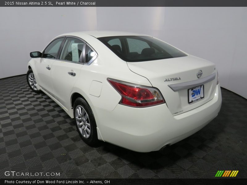 Pearl White / Charcoal 2015 Nissan Altima 2.5 SL