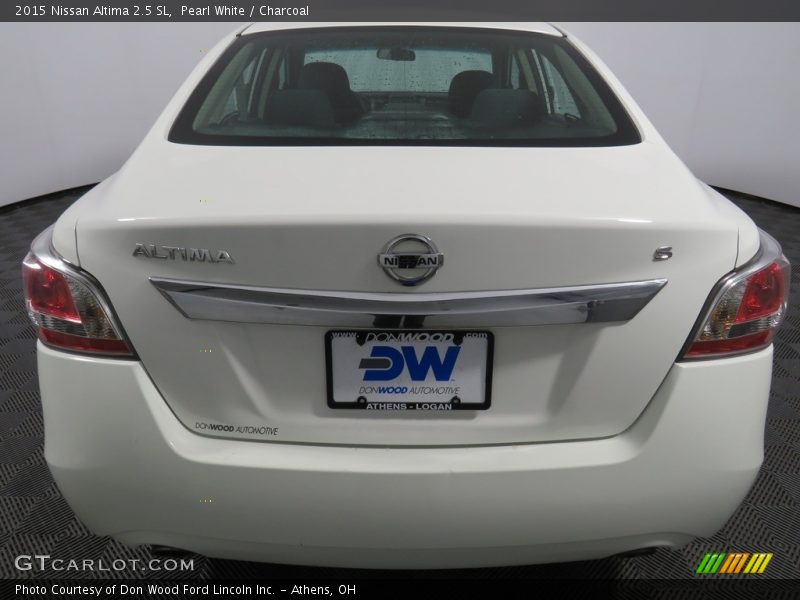 Pearl White / Charcoal 2015 Nissan Altima 2.5 SL