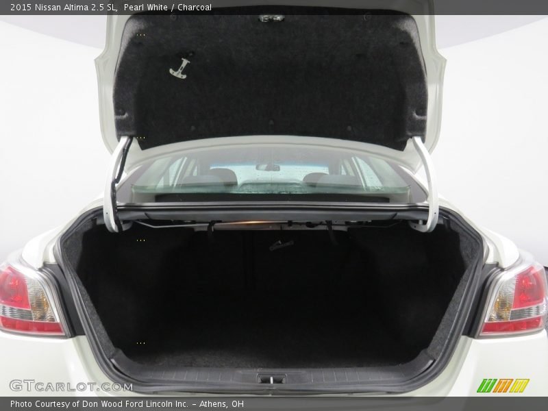 Pearl White / Charcoal 2015 Nissan Altima 2.5 SL