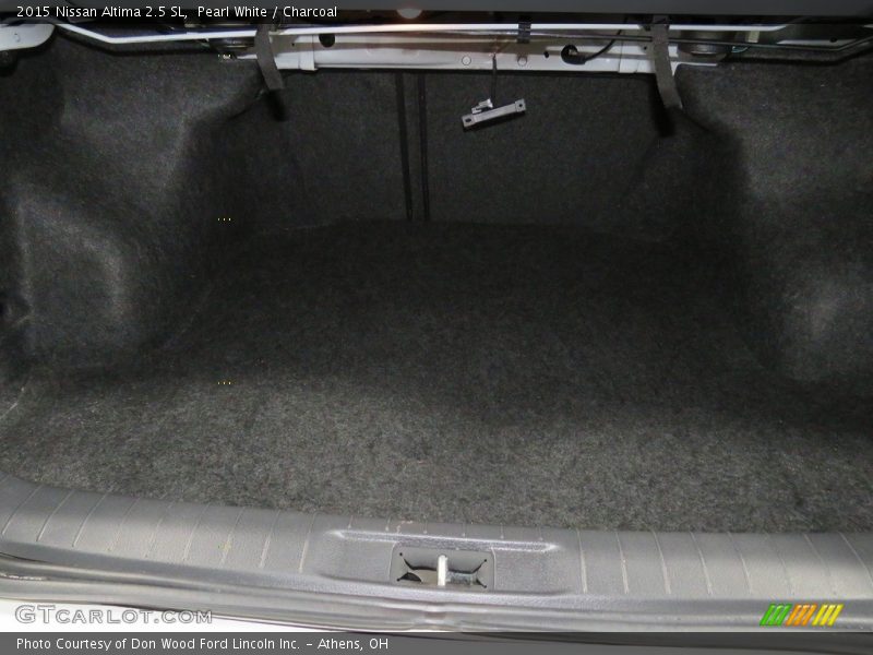 Pearl White / Charcoal 2015 Nissan Altima 2.5 SL