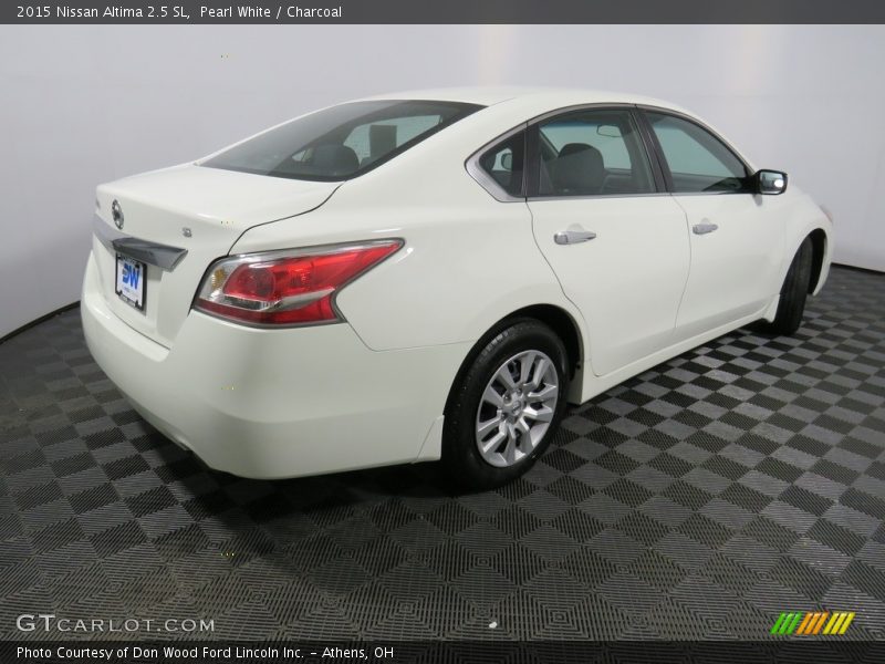 Pearl White / Charcoal 2015 Nissan Altima 2.5 SL