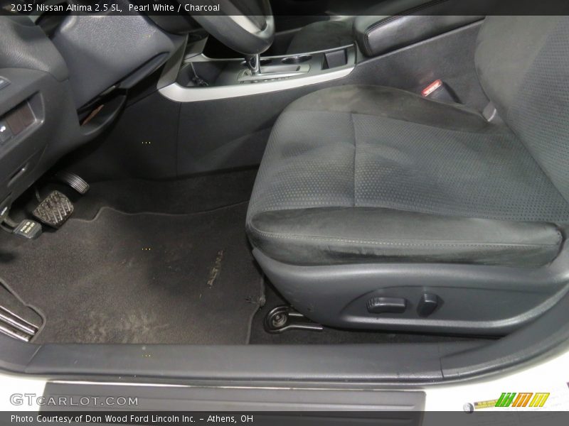 Pearl White / Charcoal 2015 Nissan Altima 2.5 SL