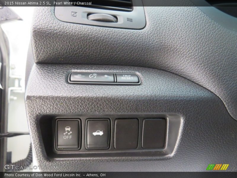 Pearl White / Charcoal 2015 Nissan Altima 2.5 SL
