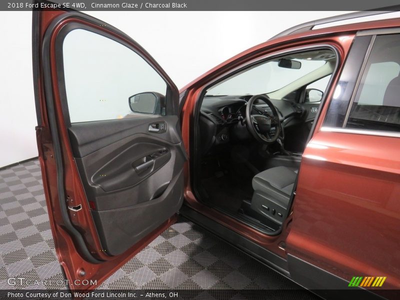 Cinnamon Glaze / Charcoal Black 2018 Ford Escape SE 4WD