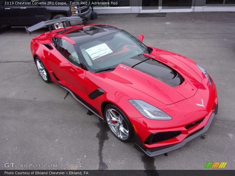 Front 3/4 View of 2019 Corvette ZR1 Coupe