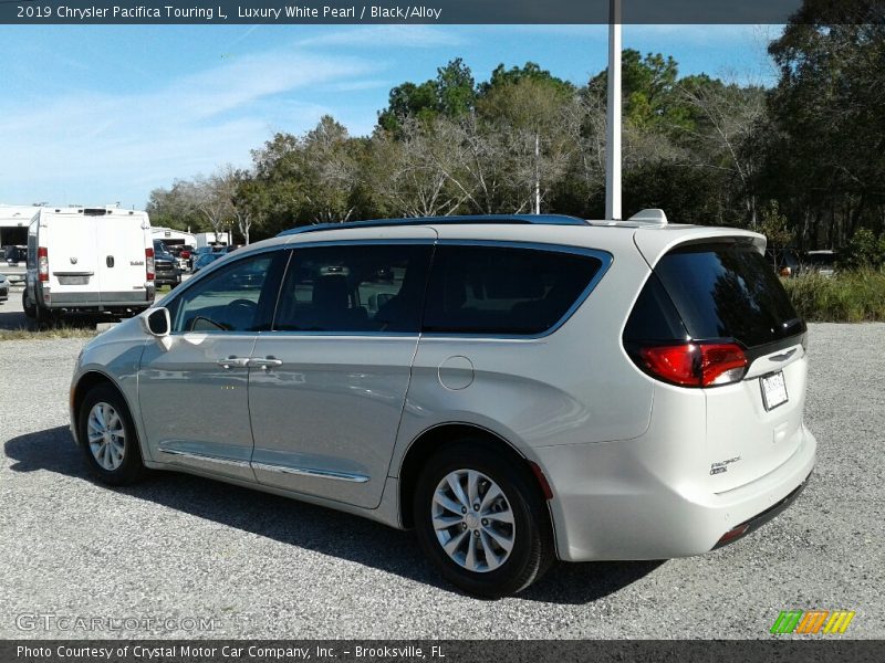 Luxury White Pearl / Black/Alloy 2019 Chrysler Pacifica Touring L