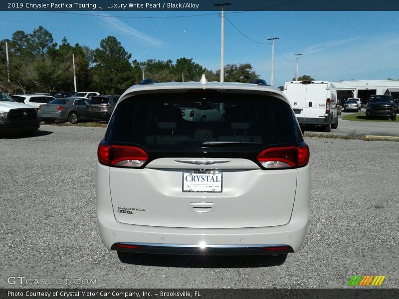 Luxury White Pearl / Black/Alloy 2019 Chrysler Pacifica Touring L