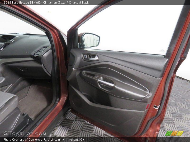 Cinnamon Glaze / Charcoal Black 2018 Ford Escape SE 4WD